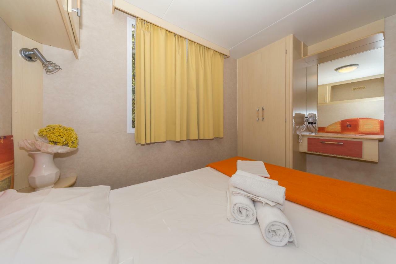 Diana & Josip Mobile Homes Biograd Na Moru Exterior photo